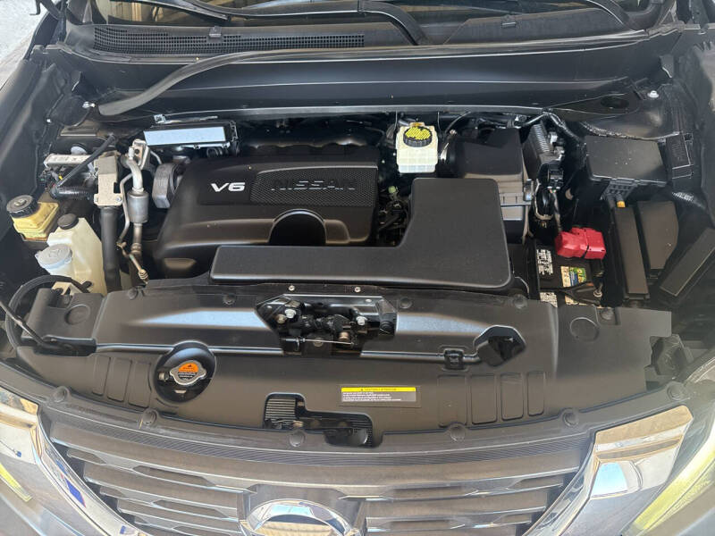2017 Nissan Pathfinder SV
