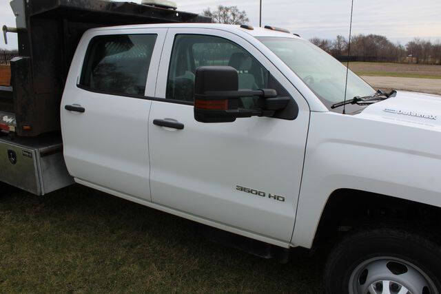 2016 Chevrolet Silverado 3500 Chassis Cab Work Truck photo 6