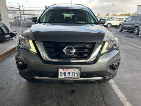 2017 Nissan Pathfinder for sale at Auto Outlet Sac LLC in Sacramento CA