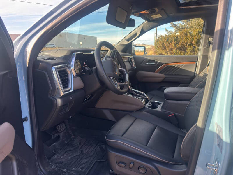 2025 GMC Canyon Denali