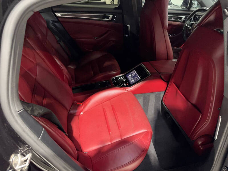 2018 Porsche Panamera