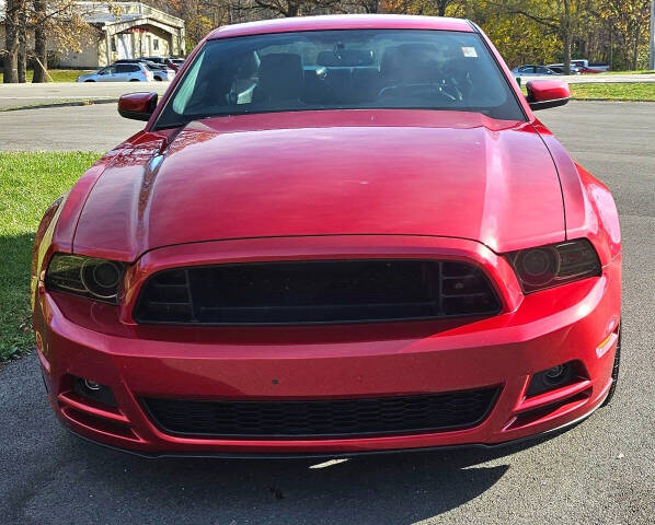 Used 2013 Ford Mustang V6 with VIN 1ZVBP8AM1D5220810 for sale in New Lenox, IL