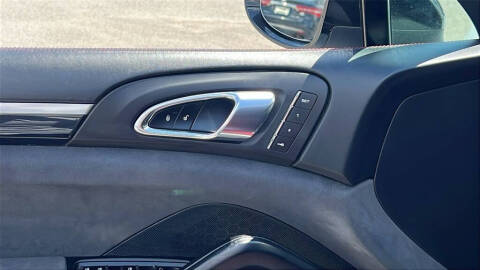 2016 Porsche Cayenne GTS