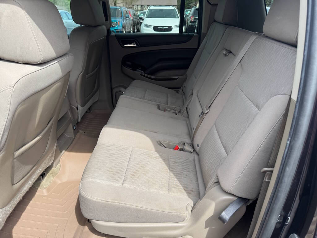 2015 Chevrolet Suburban 16