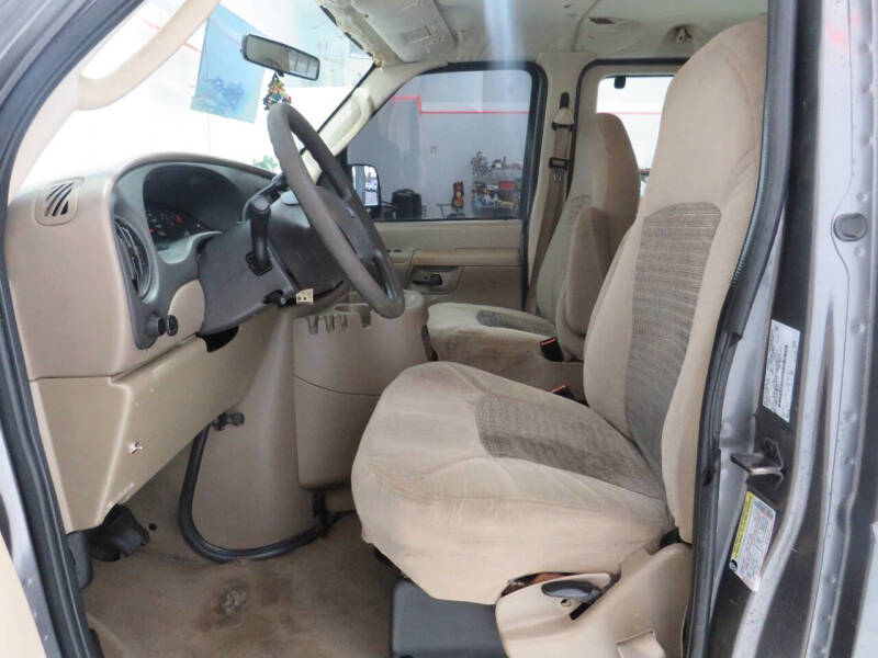 2005 Ford E-Series E-150 XL