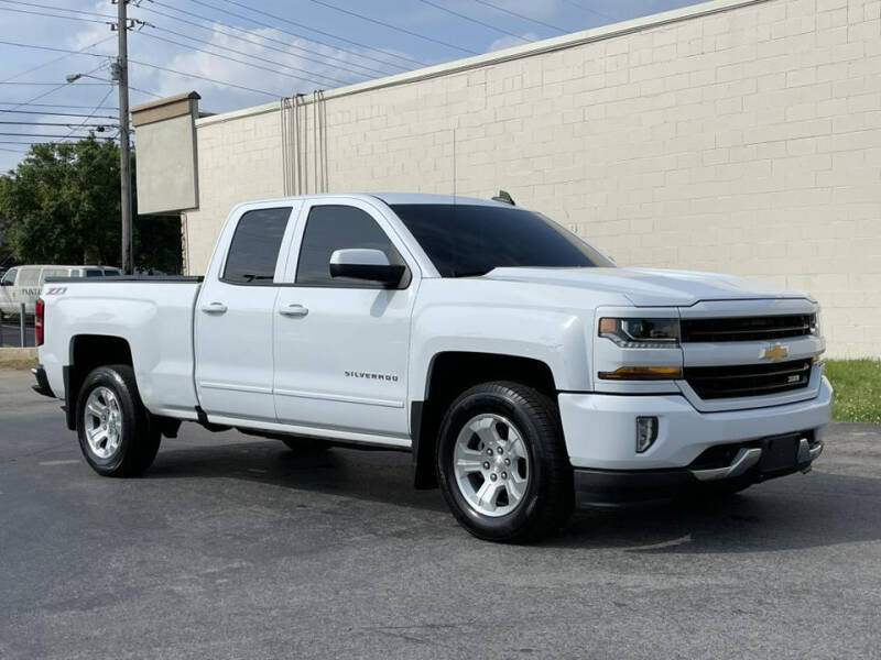 Used 2017 Chevrolet Silverado 1500 LT Z71 with VIN 1GCVKREC3HZ215953 for sale in Knoxville, TN