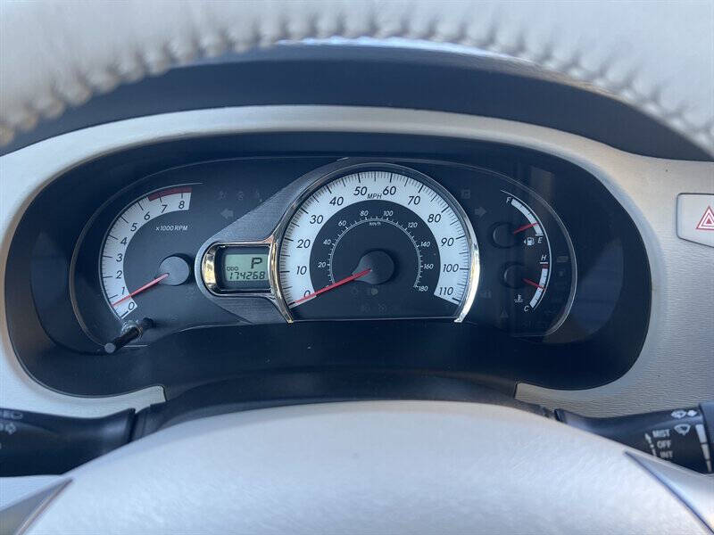 2012 Toyota Sienna SE 8-Passenger