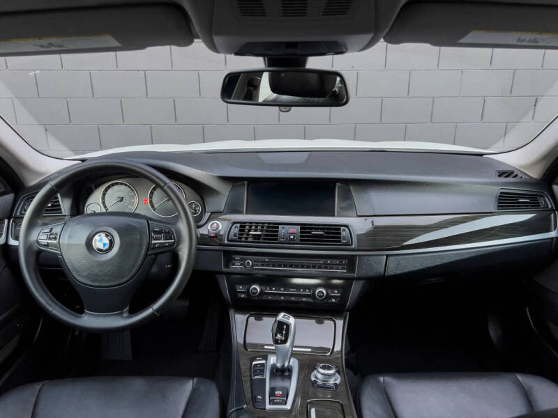 2013 BMW 5 Series 528i
