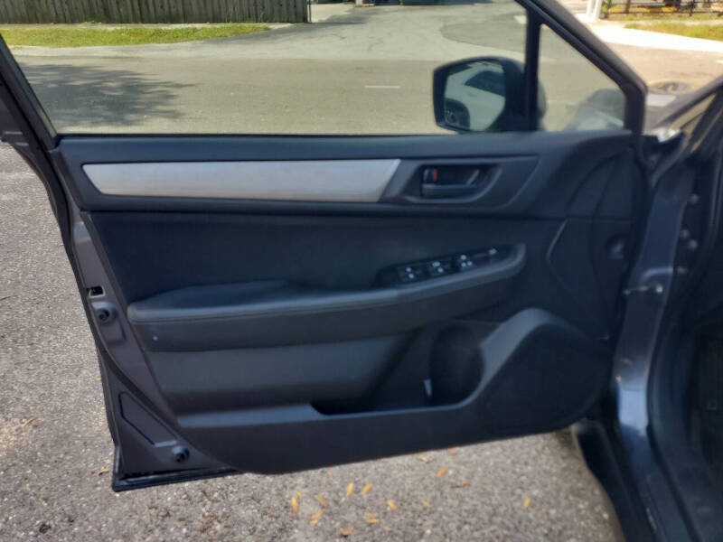 2017 Subaru Outback 2.5i