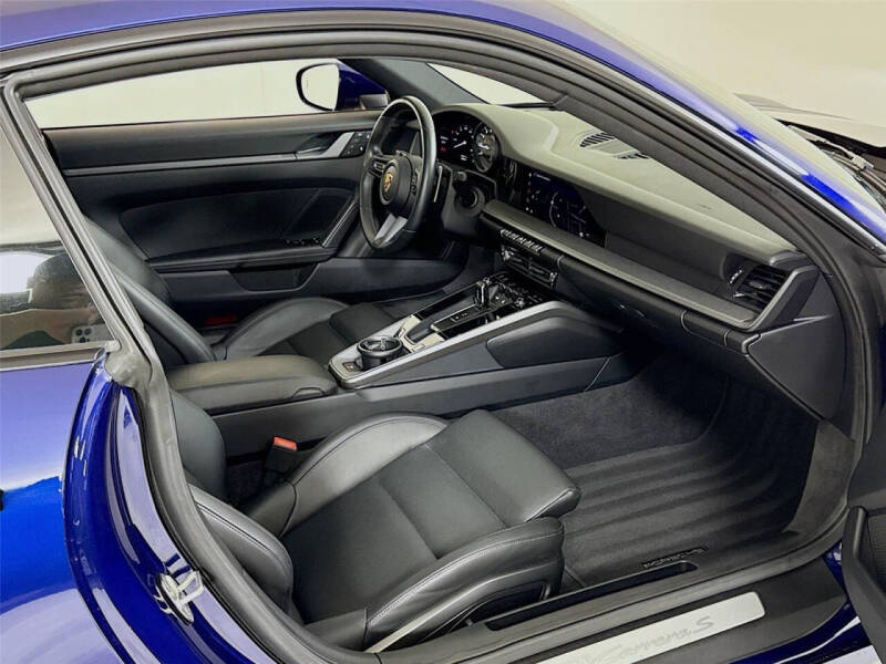 2022 Porsche 911 Carrera 4 GTS