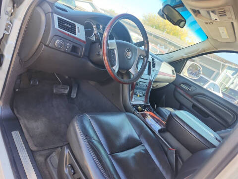 2011 Cadillac Escalade Luxury