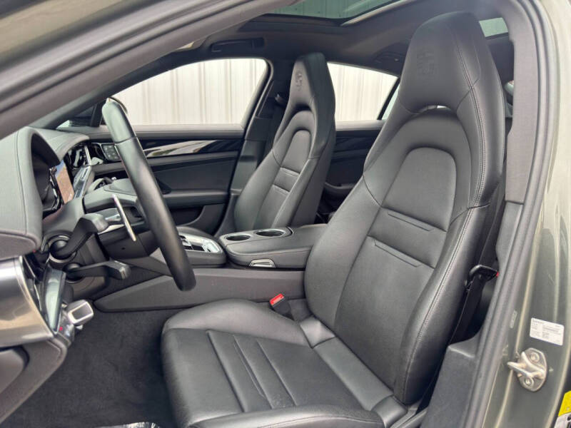 2022 Porsche Panamera