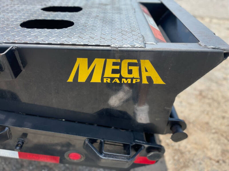 2020 Big Tex Trailer 25GN