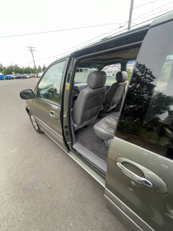 2003 Kia Sedona LX