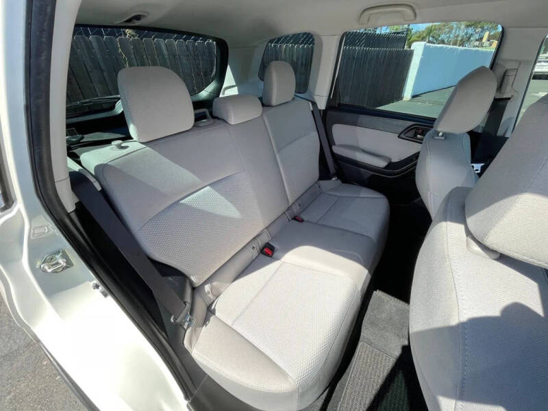 2015 Subaru Forester 2.5i