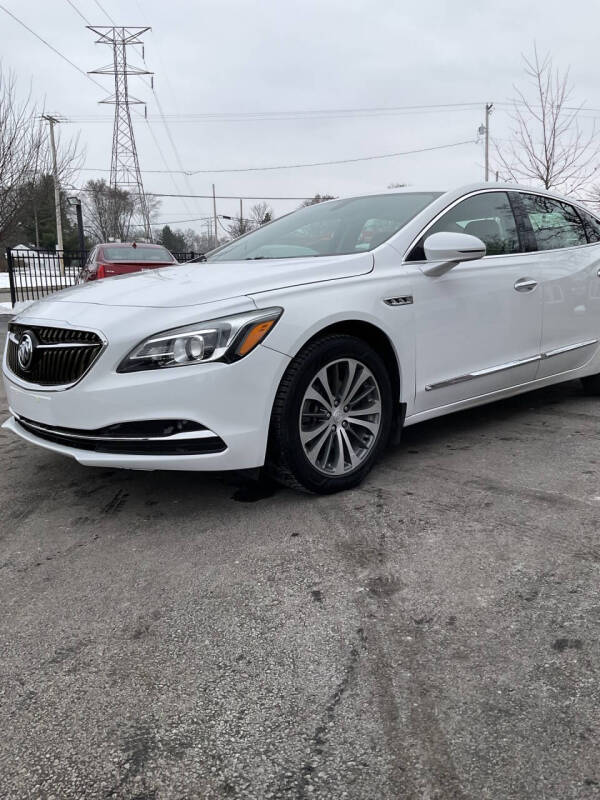 2017 Buick LaCrosse Essence's photo