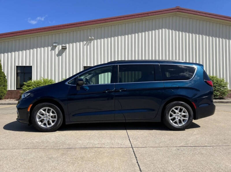 2022 Chrysler Pacifica Touring L