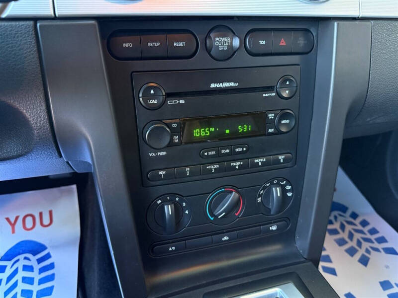 2006 Ford Mustang GT Deluxe