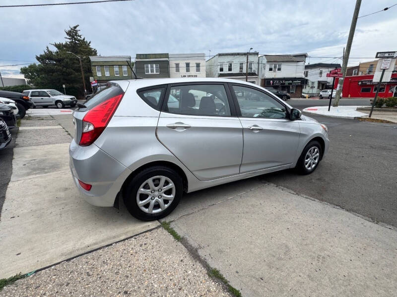 2012 Hyundai Accent GS