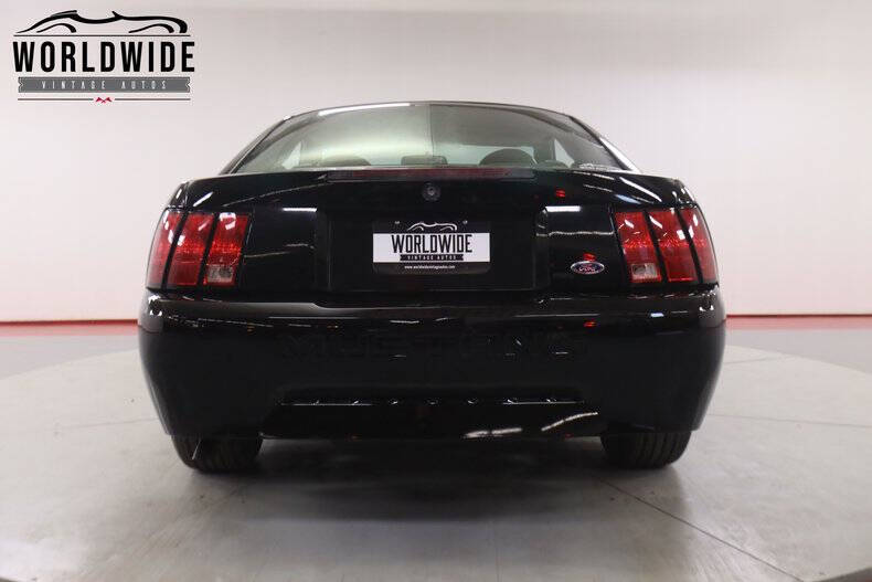 2004 Ford Mustang
