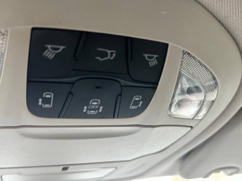 2018 Chrysler Pacifica for sale at Legit Motors in Elkhart, IN