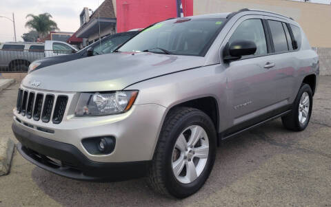 2016 Jeep Compass for sale at Alonso's Auto Group in Oxnard CA