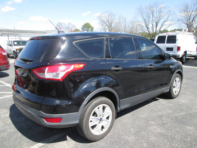 2016 Ford Escape S photo 4