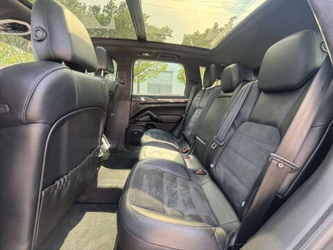 2014 Porsche Cayenne GTS