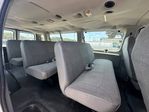 2003 Ford E-Series E-350 SD XLT