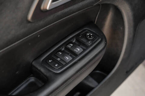 2017 Chrysler 200 Limited Platinum