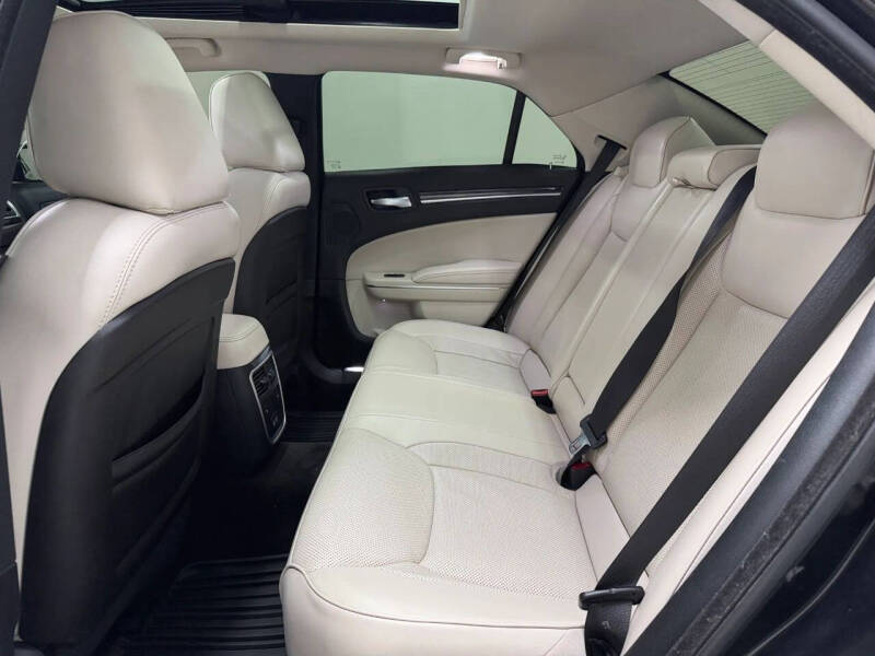 2017 Chrysler 300 C
