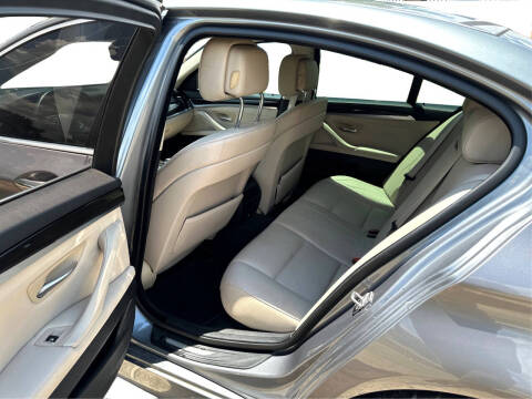 2012 BMW 5 Series 528i