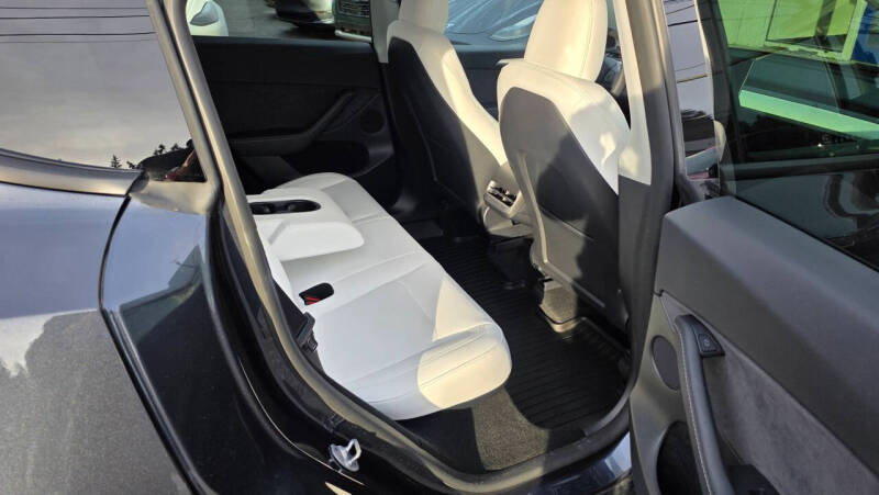 2024 Tesla Model Y Long Range