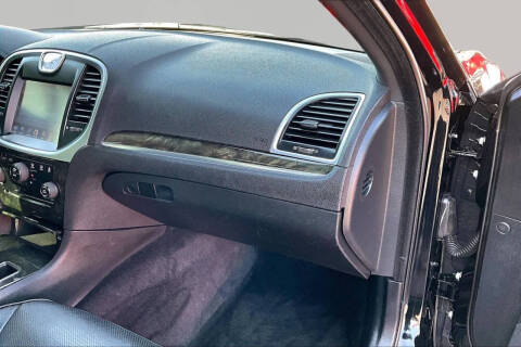 2014 Chrysler 300 C