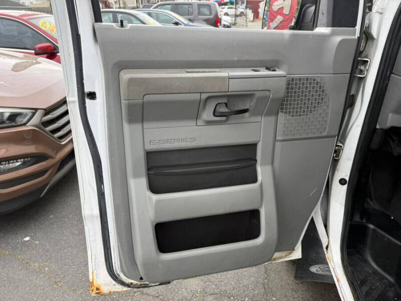 2013 Ford E-Series E-150
