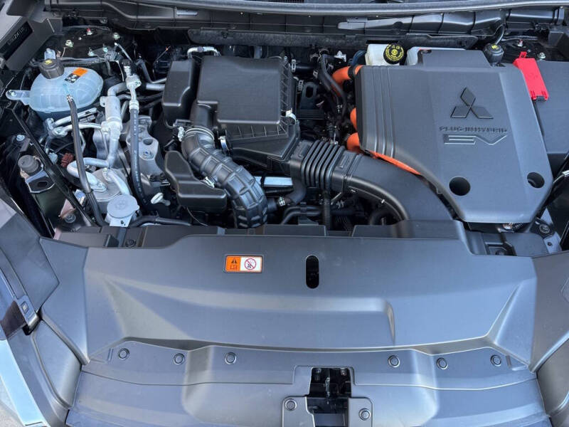 2025 Mitsubishi Outlander PHEV SEL