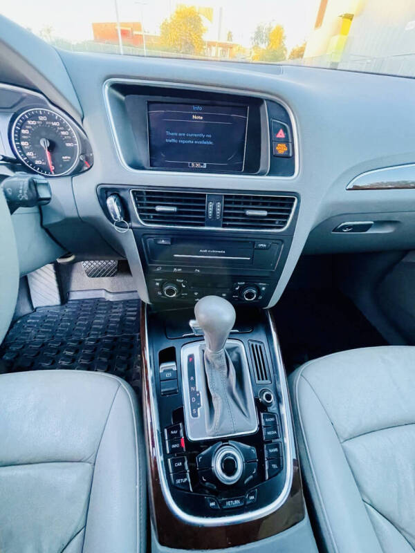 2011 Audi Q5 2.0T quattro Premium Plus