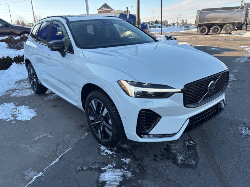 2026 Volvo XC60 B5 Plus