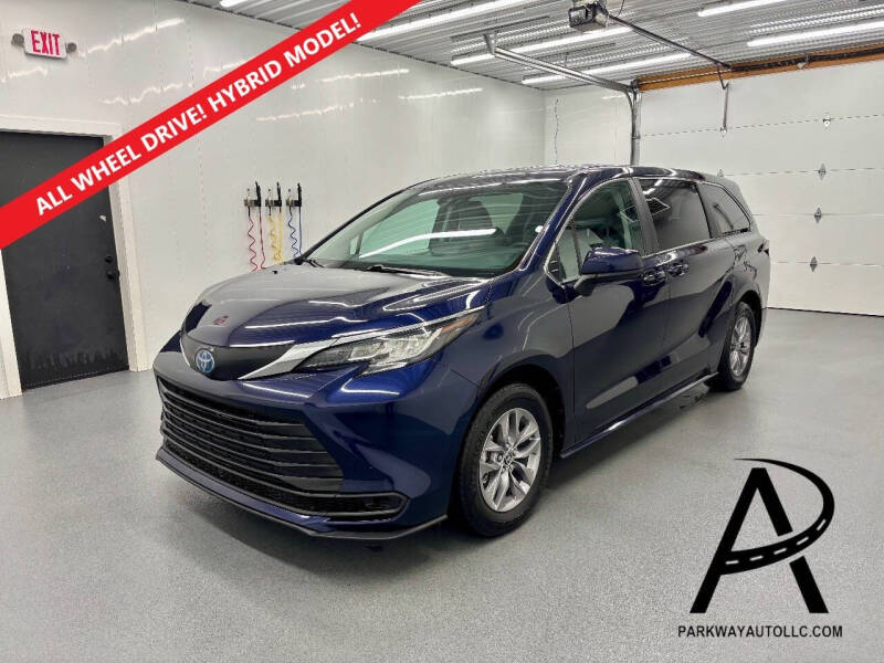 2022 Toyota Sienna for sale at Parkway Auto in Hudsonville MI