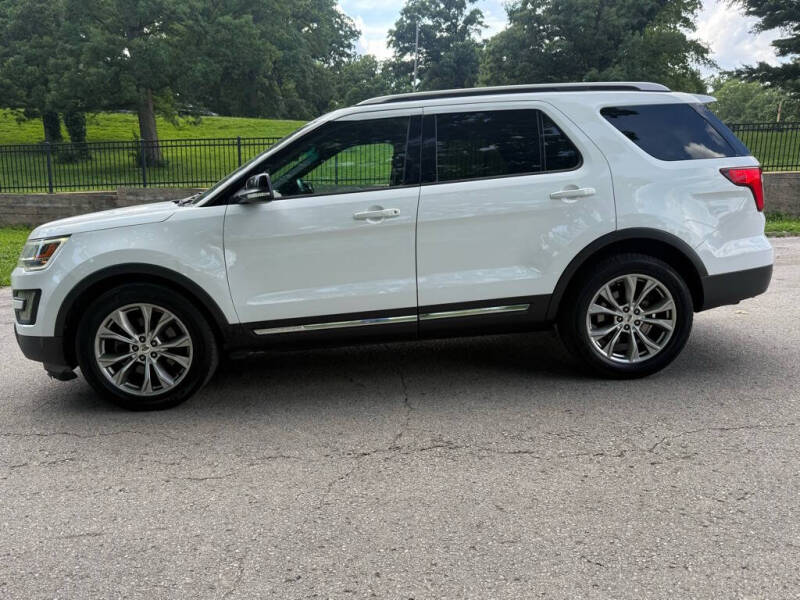 2016 Ford Explorer XLT FWD's photo