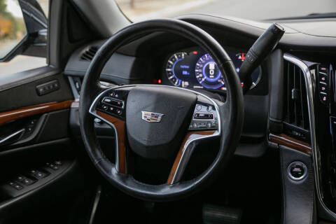 2018 Cadillac Escalade Standard