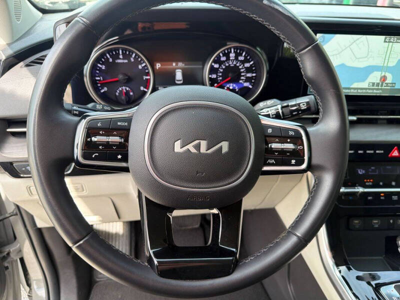 2024 Kia Carnival EX