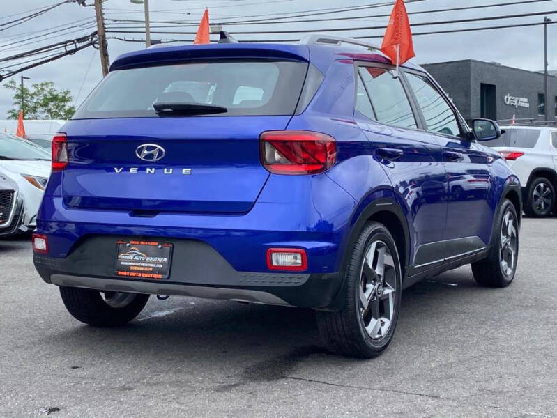 2022 Hyundai Venue Limited