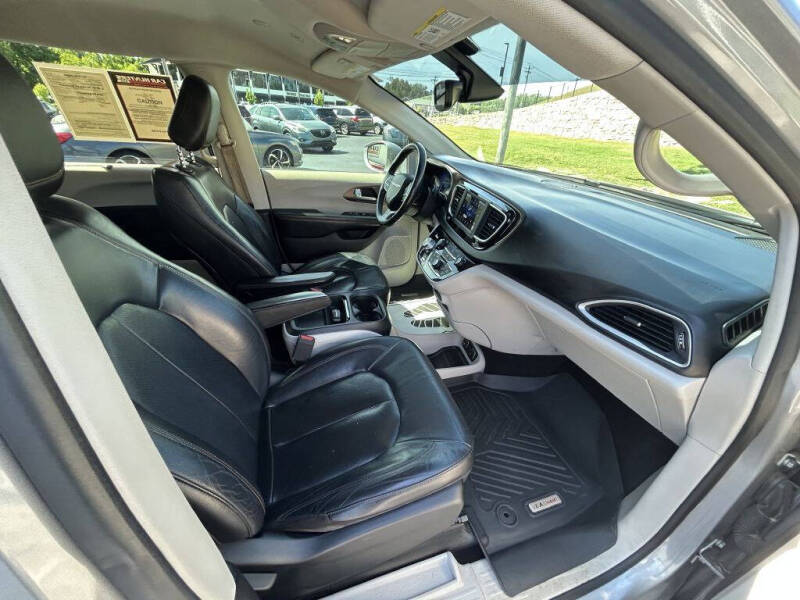 2019 Chrysler Pacifica Touring L