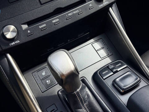 2016 Lexus IS 200t