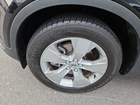 2022 Volvo XC40 T5 Momentum