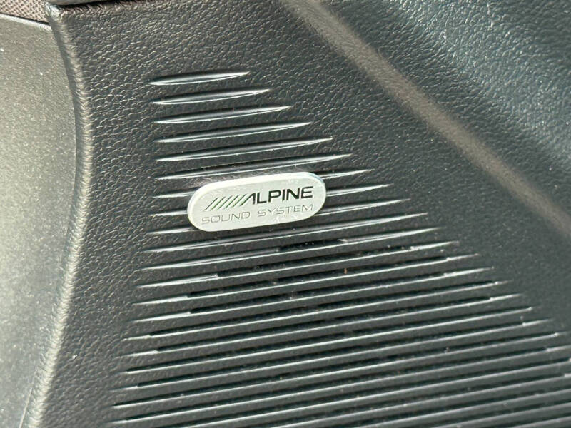 2016 Dodge Challenger 392 HEMI Scat Pack Shaker