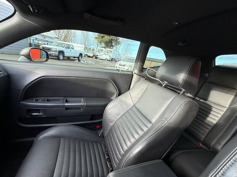 2013 Dodge Challenger R/T Plus