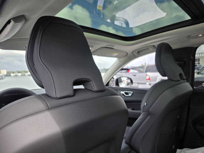 2026 Volvo XC60 T8 Plus