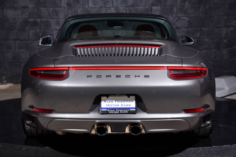 2018 Porsche 911 Targa 4 GTS